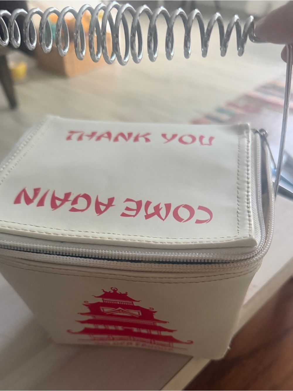 Vintage White Faux-Leather purse with Red Pagoda Print